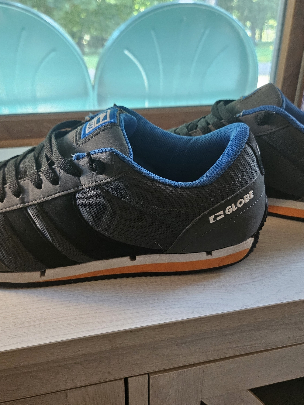 Globe Men's Black and Blue Low-Top Sneaker